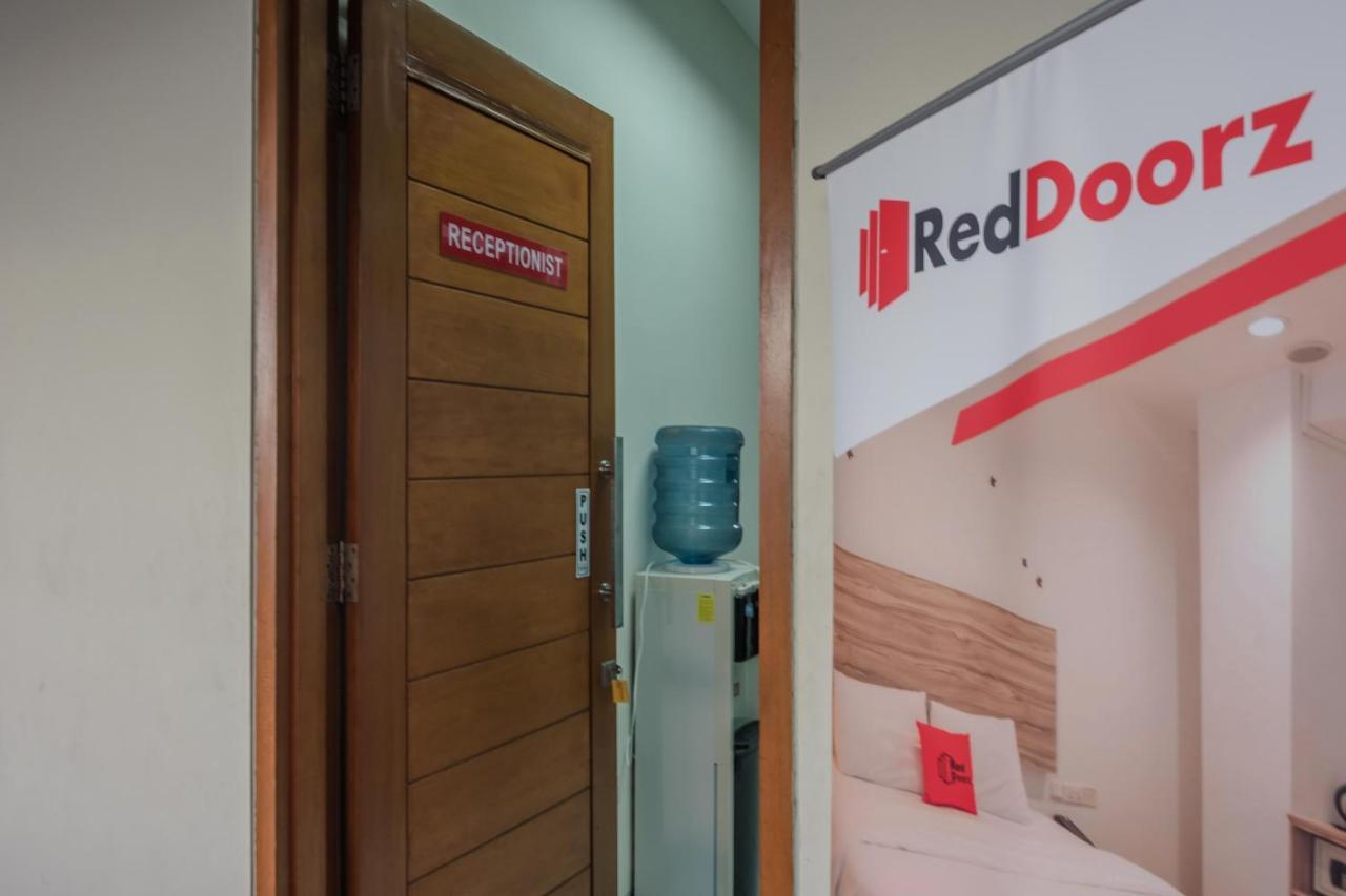 Reddoorz Plus Near Semanggi Jakarta Exterior photo