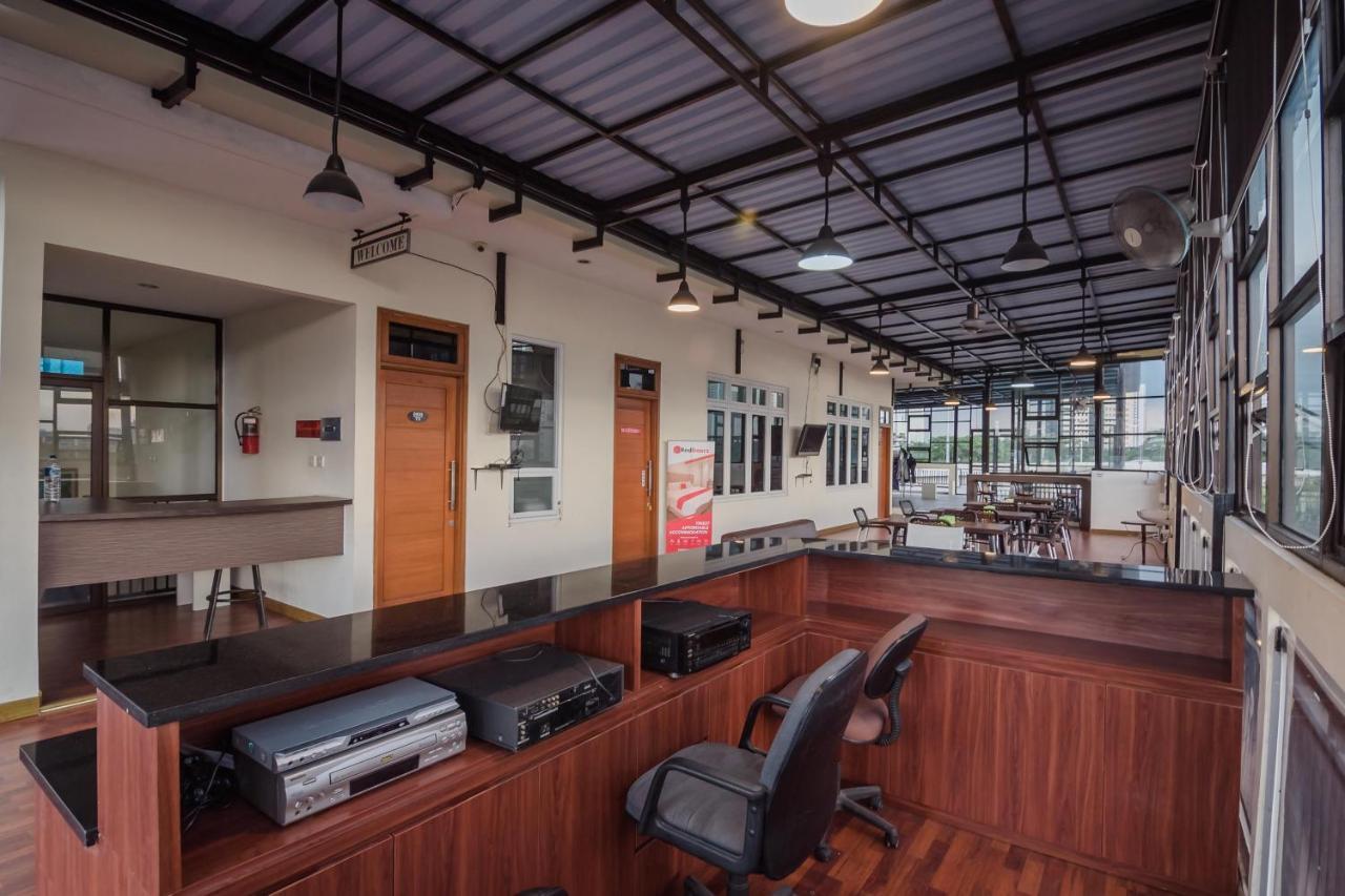 Reddoorz Plus Near Semanggi Jakarta Exterior photo