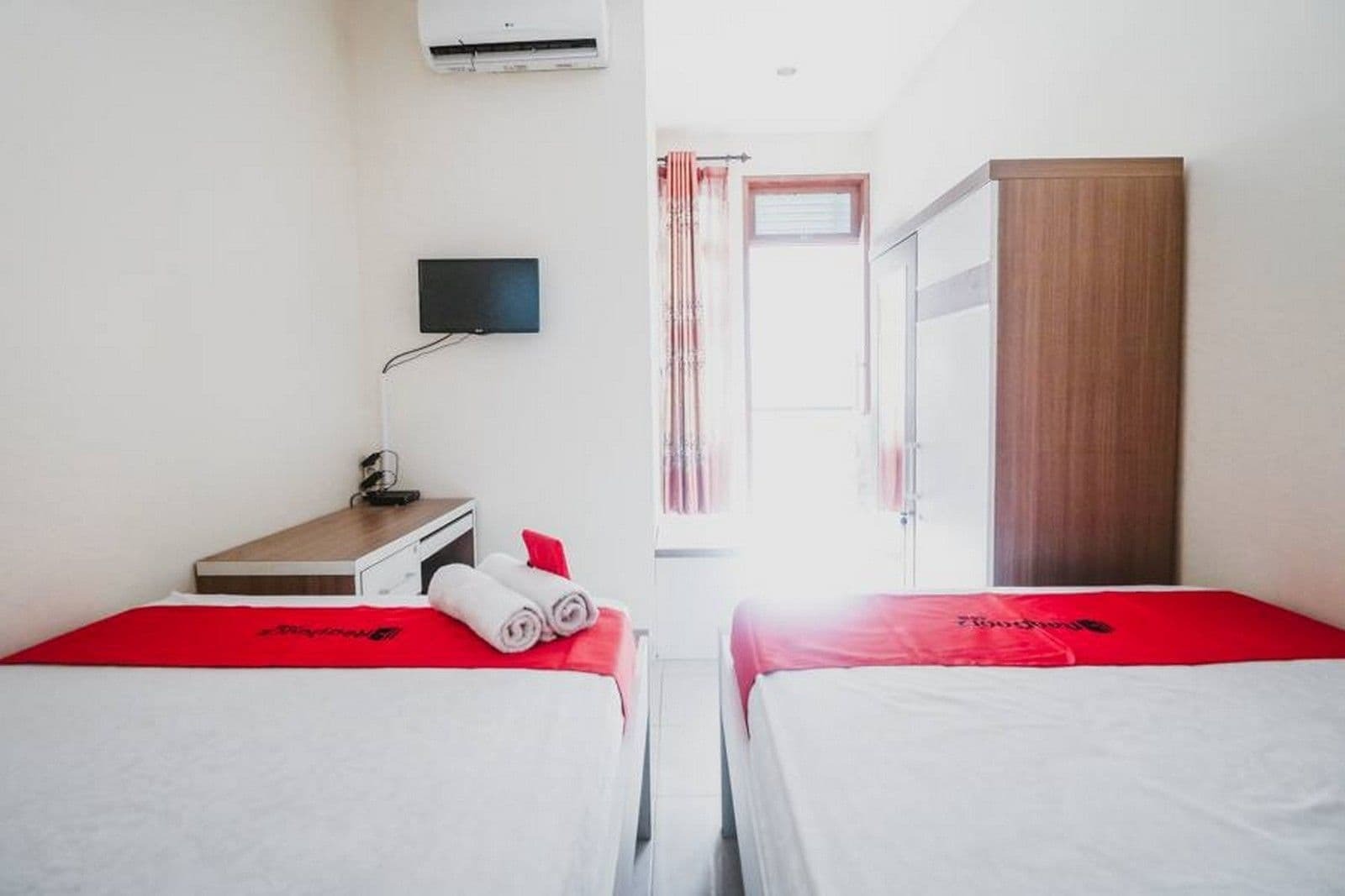 Reddoorz Plus Near Semanggi Jakarta Exterior photo
